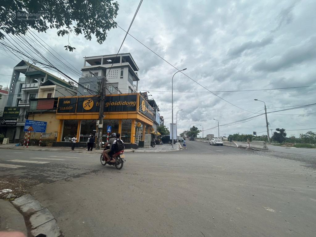 Bán nhà ô tô tránh  gần phố  mặt tiền 8,7m bề thế  đất rộng hiếm có tại thôn đức lâm, xã thư lâm