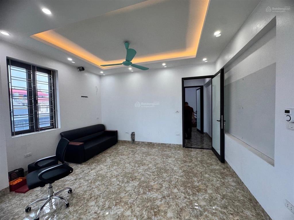 Nhà mới ở ngay lô góc  ô tô vào nhà  view hồ gần nhà vh & khu vui chơi tằng my nam hồng