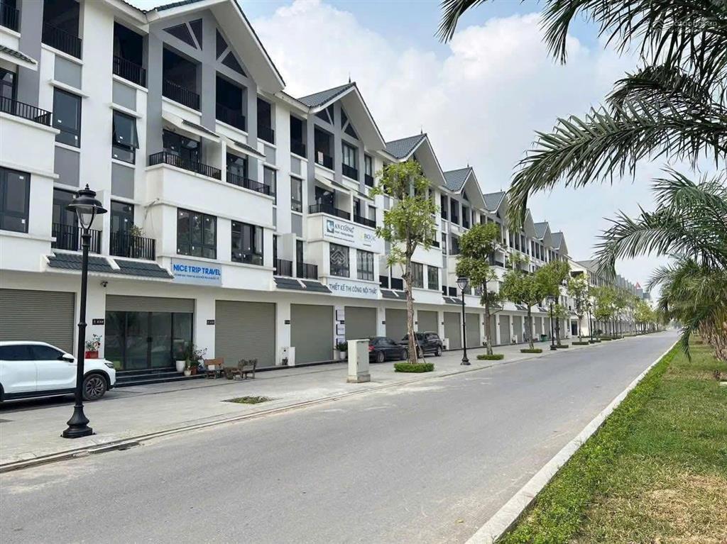 Gấp...gấp sh đường 30m giá chỉ còn 16,x tỷ  1 căn duy nhất