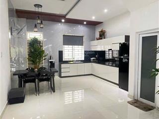 Hiếm!!! nhà khu nam việt á  dt 95m2  3 tầng  3pn,2wc  sân để được oto