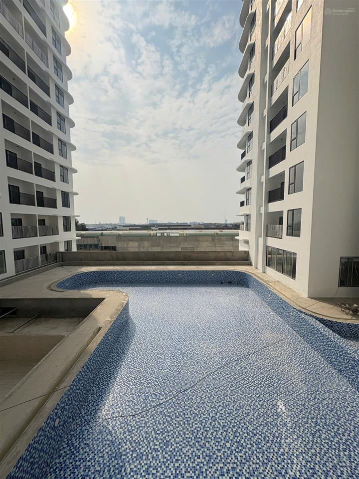 Chính chủ bán gấp căn 2pn benhill tp.hcm  tầng trung, view đẹp, nhận nhà ở ngay, giá cực hấp dẫn!