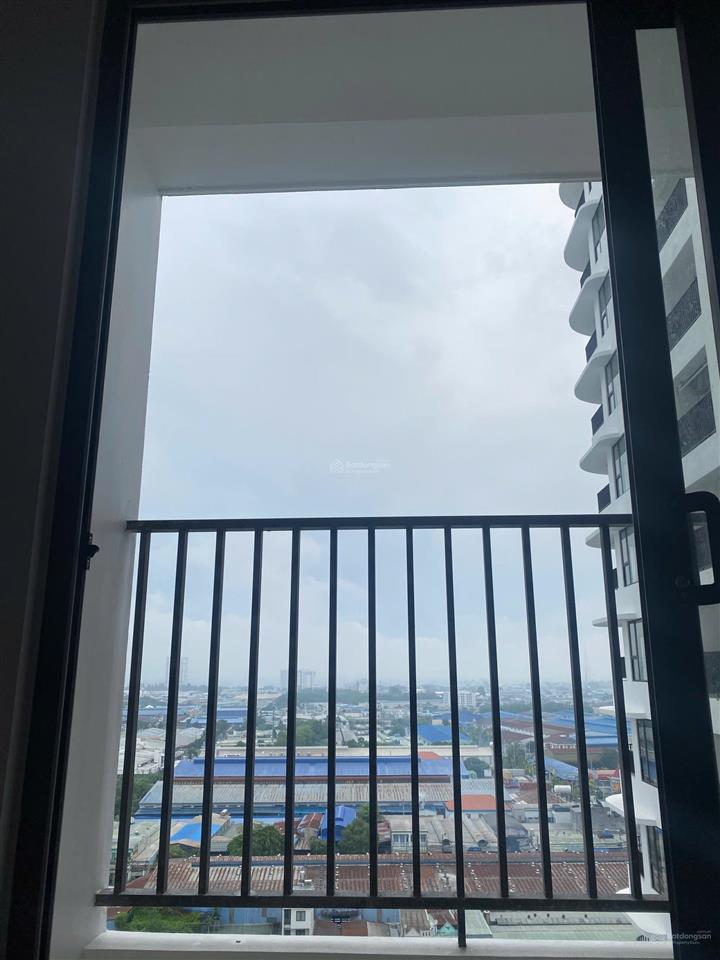 Bán gấp căn 2pn ben hill thuận giao sẵn sổ tầng trung view hồ bơi, giá cả thương lượng