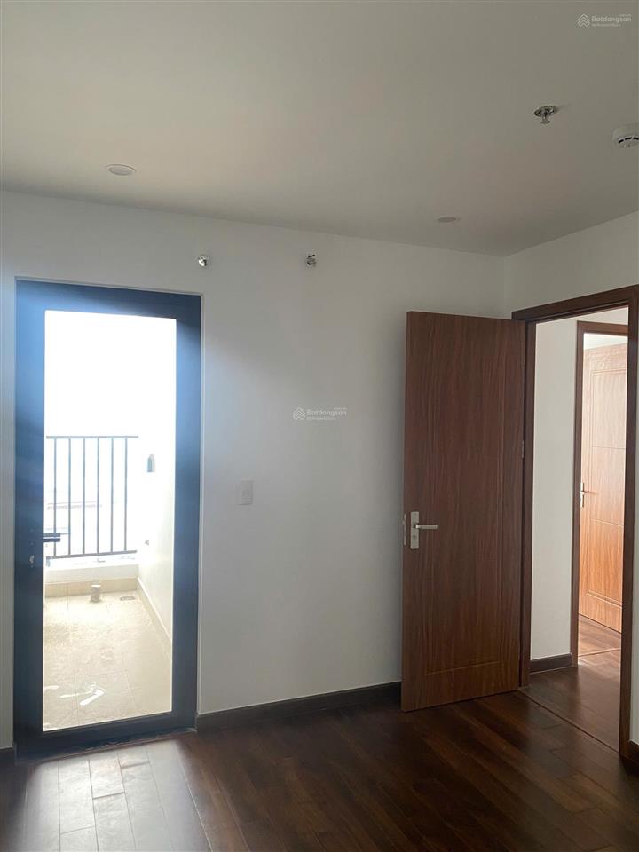 Bán gấp căn 2pn ben hill thuận giao sẵn sổ tầng trung view hồ bơi, giá cả thương lượng