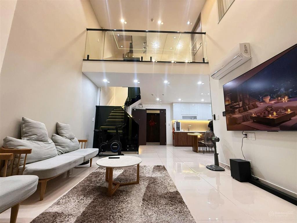 Cho thuê penthouse phú đông sky garden full nội thất 120m2 giá 15tr có 1 trệt 1 lầu 1 tum y hình