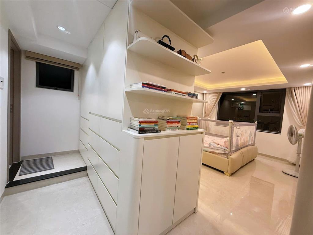 Cho thuê penthouse phú đông sky garden full nội thất 120m2 giá 15tr có 1 trệt 1 lầu 1 tum y hình