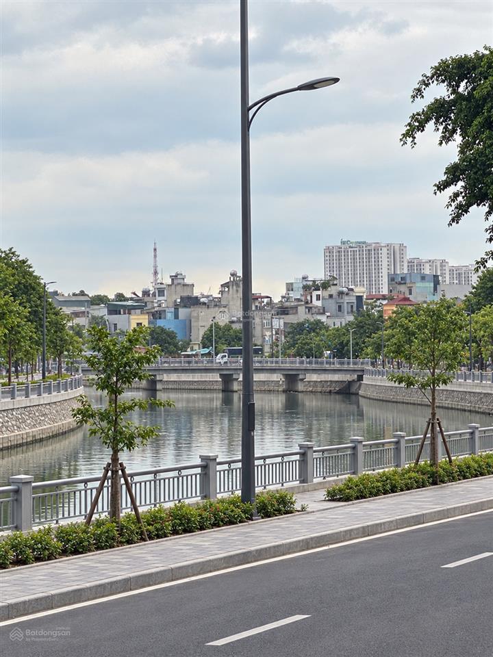 Nhà mặt phố tại đường bờ sông huỳnh cung, 20,4 tỷ, 68 m2 view sông tô lịch
