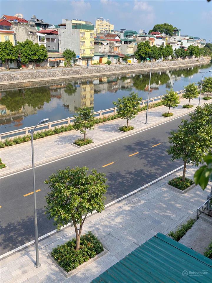 Nhà mặt phố tại đường bờ sông huỳnh cung, 20,4 tỷ, 68 m2 view sông tô lịch
