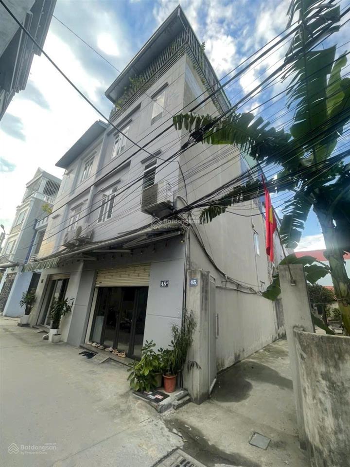 Nhà mặt ngõ 3.5m ô tô đỗ cửa, lô góc, con học gần nhà bố mẹ đỡ đưa đón mỗi ngày