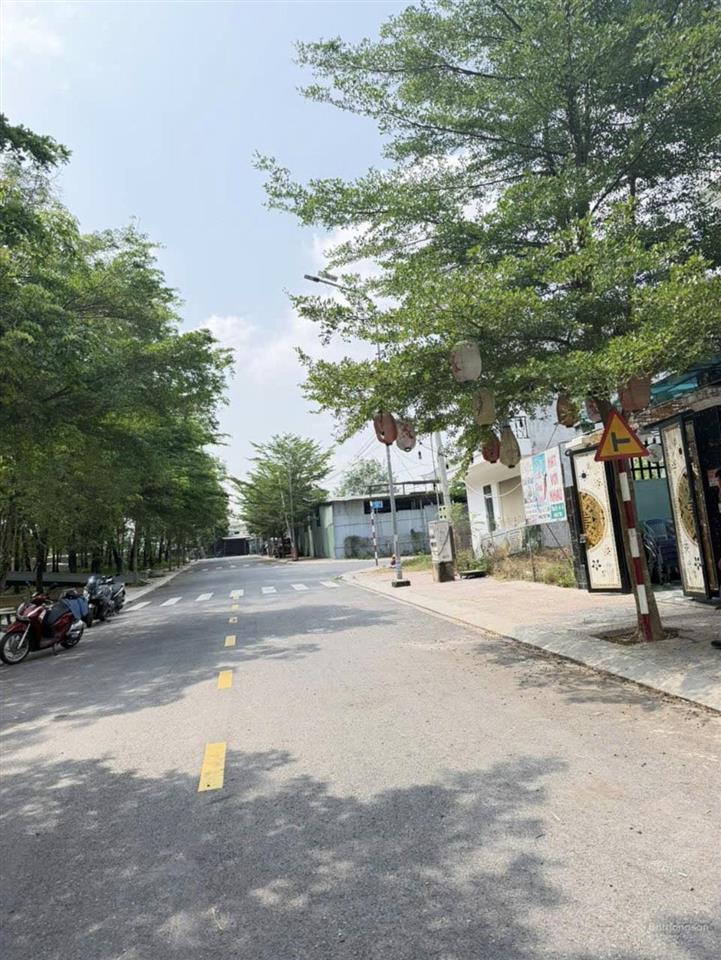 Bán gấp nhà riêng 1,75 tỷ, 70m2 tại
đường tỉnh lộ 747, phường hội nghĩa, tp.tân uyên