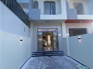 Bán nhanh nhà 1 trệt 1 lầu  gần chợ  shr 60m2 giá 1ty9