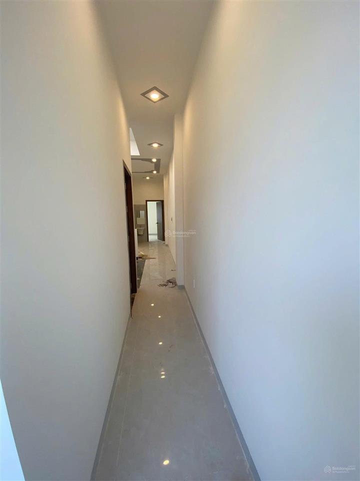 Bán nhanh nhà 1 trệt 1 lầu  gần chợ  shr 60m2 giá 1ty9