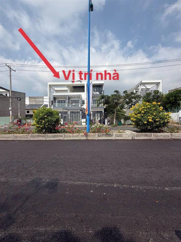 Nhà mặt tiền kinh doanh đã hoàn thiện nội thất kdc phước lộc cần giờ