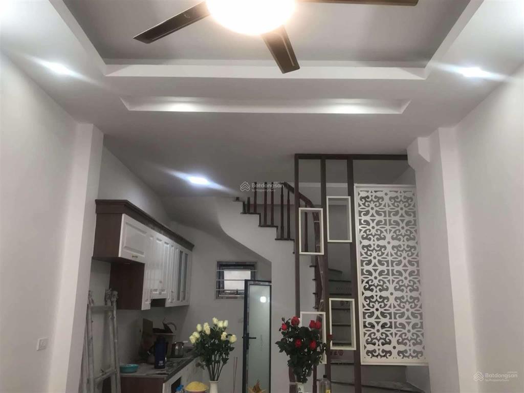 Chính chủ cho thuê nhà 406 âu cơ 5 tầng  chỉ 14tr/ tháng  về chỉ việc ở ngay.