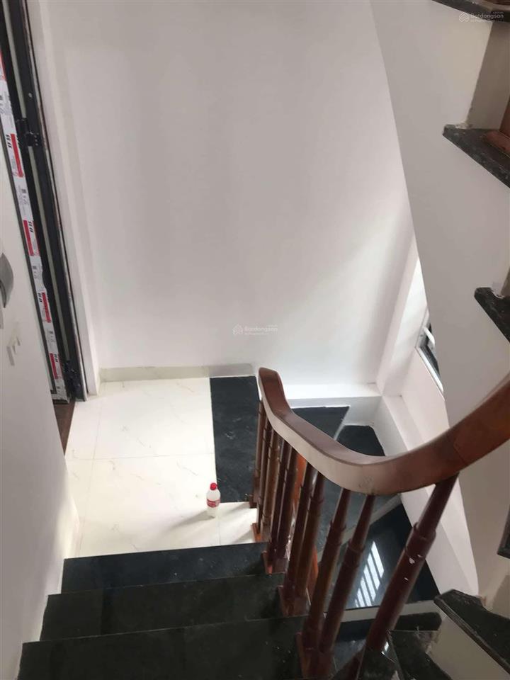 Chính chủ cho thuê nhà 406 âu cơ 5 tầng  chỉ 14tr/ tháng  về chỉ việc ở ngay.