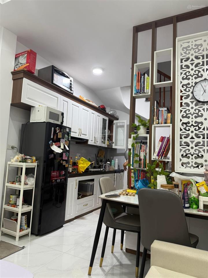 Chính chủ cho thuê nhà 406 âu cơ 5 tầng  chỉ 14tr/ tháng  về chỉ việc ở ngay.