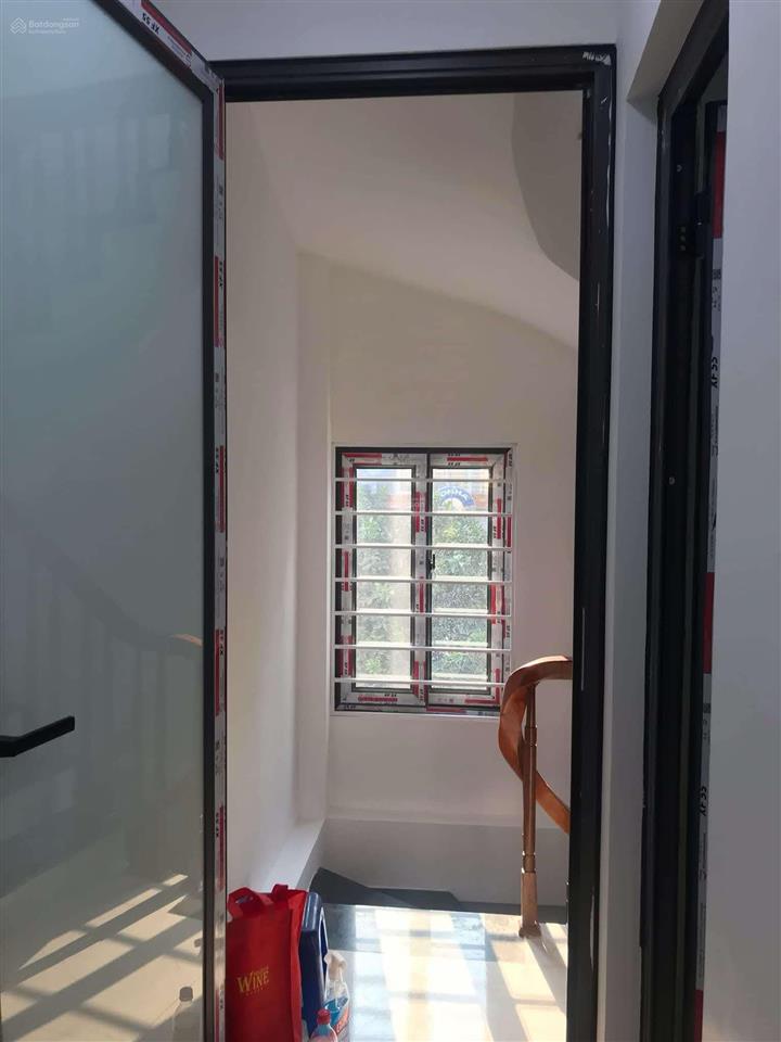 Chính chủ cho thuê nhà 406 âu cơ 5 tầng  chỉ 14tr/ tháng  về chỉ việc ở ngay.