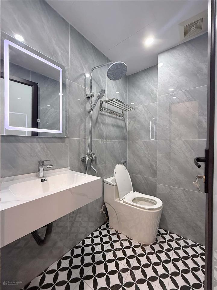 Chính chủ bán nhà gần hồ ba mẫu 23/28m 4 tầng giá 6,28 tỷ  0387 354 ***