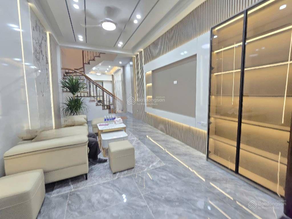 Bán nhà sát công viên thống nhất 70m 5 tầng  sát ô tô giá 48 tỷ