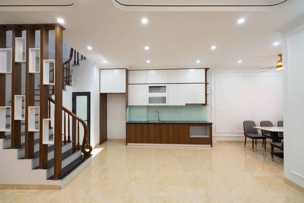 Bán nhà gần tượng đài phùng, 4 tầng, mới xây, 3.85 tỷ.  0961 000 ***. nội thất đẹp