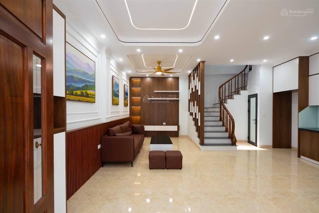Bán nhà gần tượng đài phùng, 4 tầng, mới xây, 3.85 tỷ.  0961 000 ***. nội thất đẹp