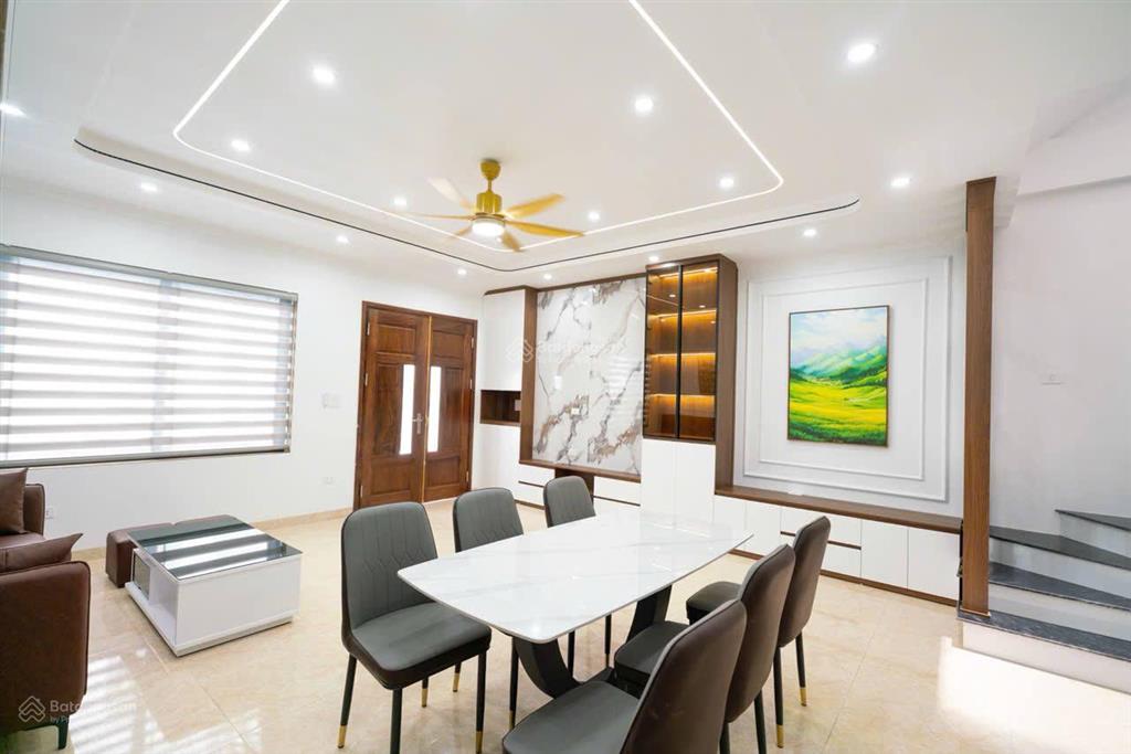 Bán nhà gần tượng đài phùng, 4 tầng, mới xây, 3.85 tỷ.  0961 000 ***. nội thất đẹp
