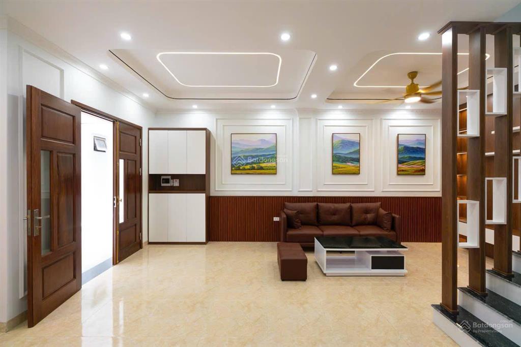 Bán nhà gần tượng đài phùng, 4 tầng, mới xây, 3.85 tỷ.  0961 000 ***. nội thất đẹp