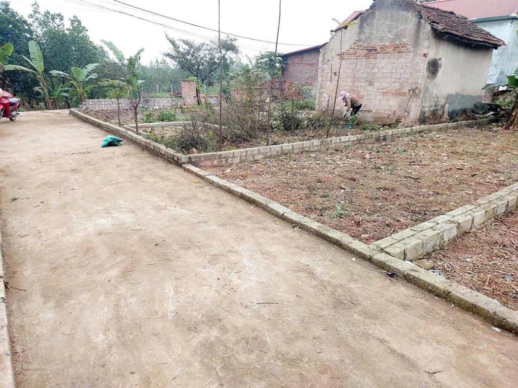 Bán 47m2  đất xã phúc thọ  gần đấu giá, ra ql32 chỉ 3km  giá chỉ 1.32 tỷ.  0961 000 ***