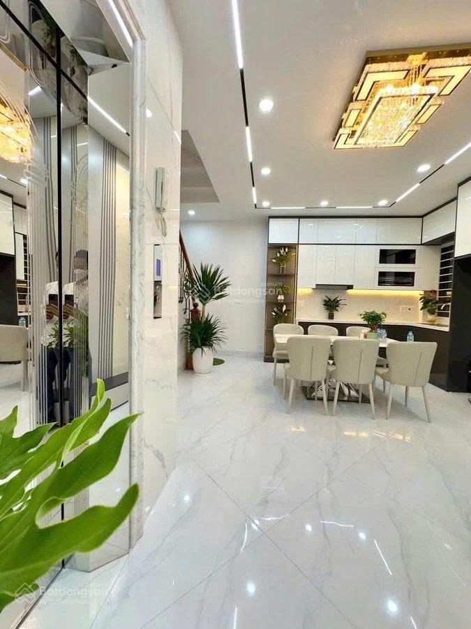 Tam trinh  hoàng mai 43m2  5t  10.3 tỷ  lô góc  thang máy  full nội thất  nhà đẹp ở ngay
