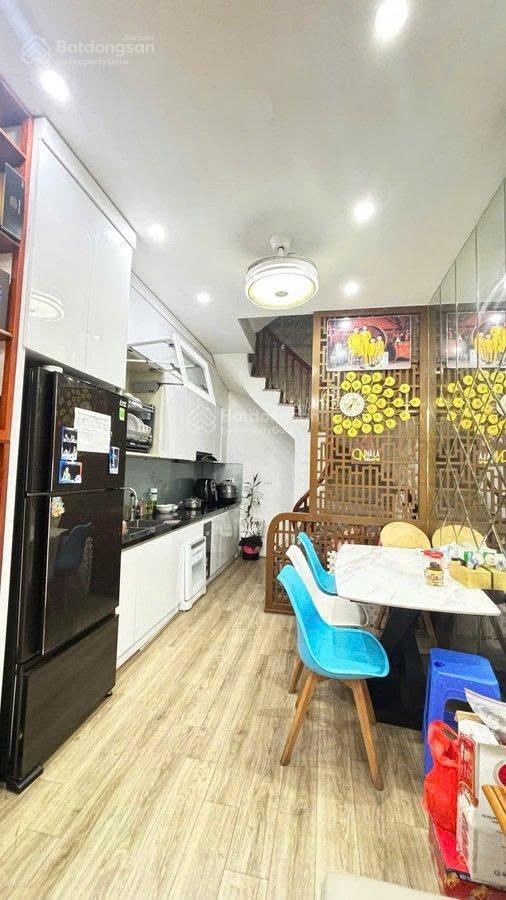 Đại từ  42m2 5t  lô góc 2 thoáng  giao thông thuận tiện  dân trí cao