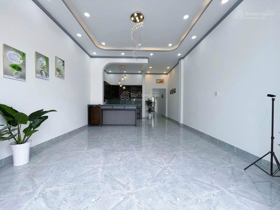Siêu phẩm  cần bán gấp căn nhà cấp 4 ở 1/ trần văn chẫm  tân thông hội 100m2 giá 890tr