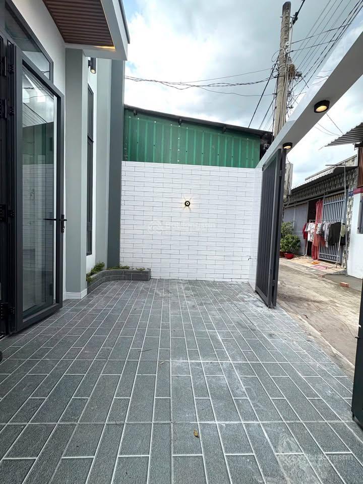 Bán gấp căn nhà mới toanh ở 1/ nguyễn thị lắng  tân phú trung *dt112m2 shr giá 900tr