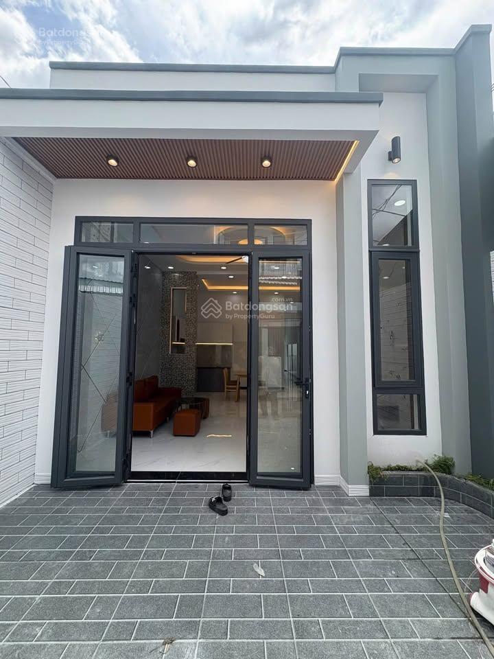 Bán gấp căn nhà mới toanh ở 1/ nguyễn thị lắng  tân phú trung *dt112m2 shr giá 900tr