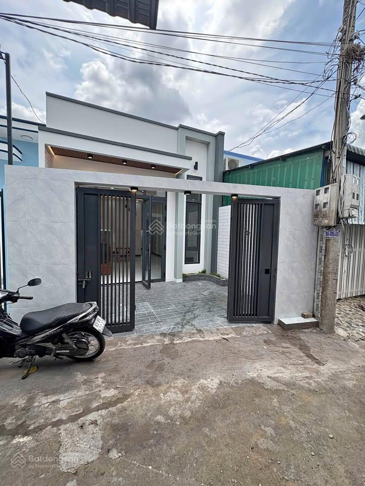Bán gấp căn nhà mới toanh ở 1/ nguyễn thị lắng  tân phú trung *dt112m2 shr giá 900tr