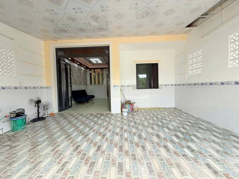 Kẹt tiền!! cần bán gấp căn nhà cấp 4 ở gần kcn tân phú trung, 110m2 shr giá chốt 950tr