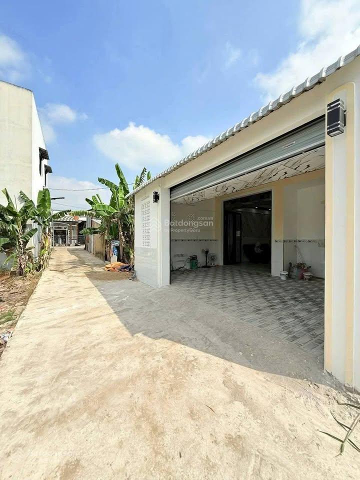 Kẹt tiền!! cần bán gấp căn nhà cấp 4 ở gần kcn tân phú trung, 110m2 shr giá chốt 950tr