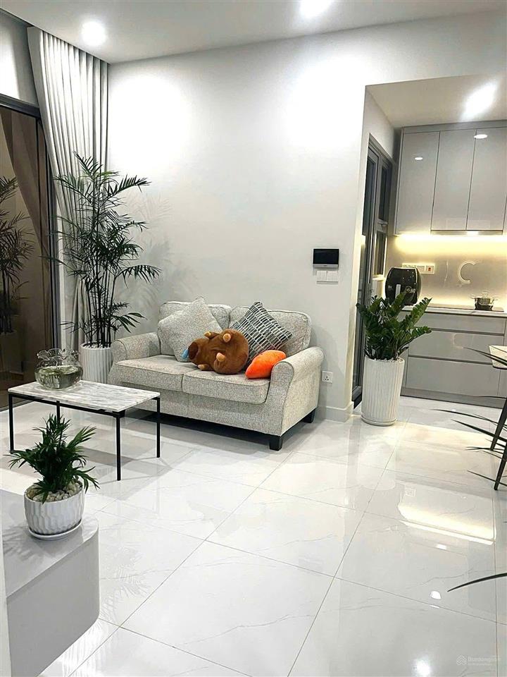 Chính chủ hạ giá sâu bán nhanh  cc thanh nhựt q8  2pn+2wc  1ty950  nội thất cơ bản  shr.