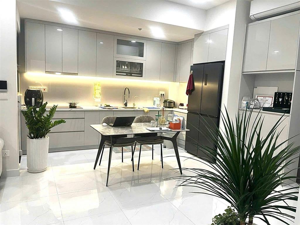 Chính chủ hạ giá sâu bán nhanh  cc thanh nhựt q8  2pn+2wc  1ty950  nội thất cơ bản  shr.