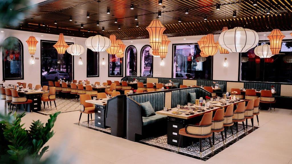 Cho thuê siêu phẩm mặt phố nguyên hồng  đống đa 360m2 x 2t , 30m mặt tiền , thuê thẳng