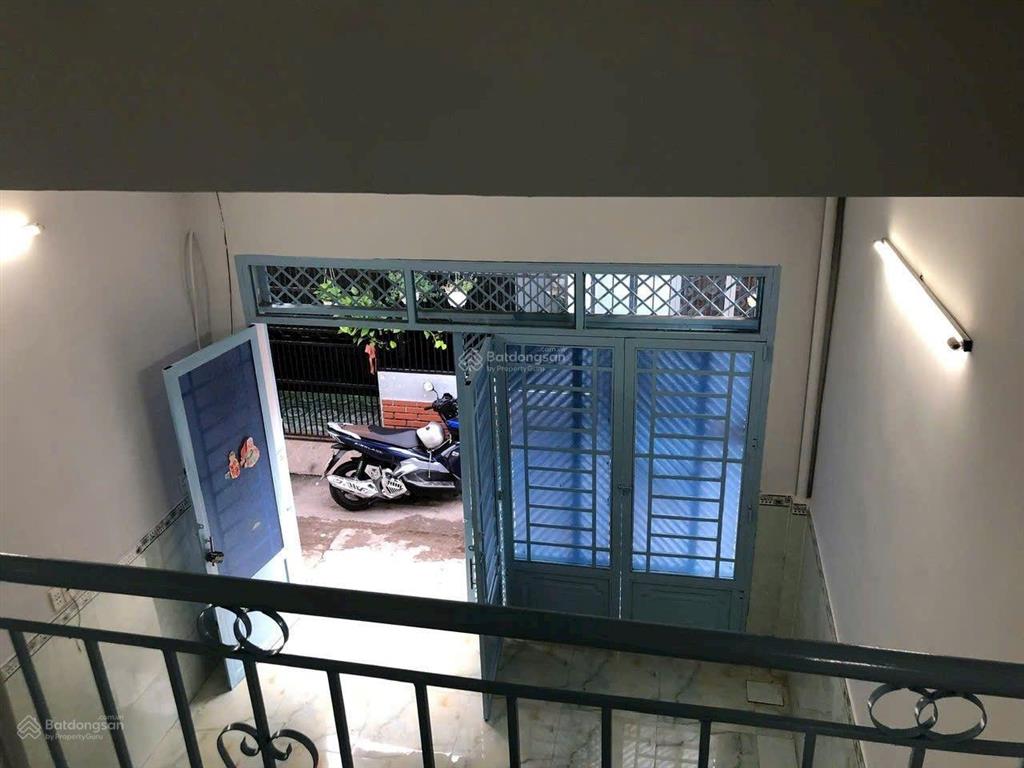 Nhà mini rộng 4m gần sân bóng 2 tỷ 850 88/ đường thới an 10 quận 12