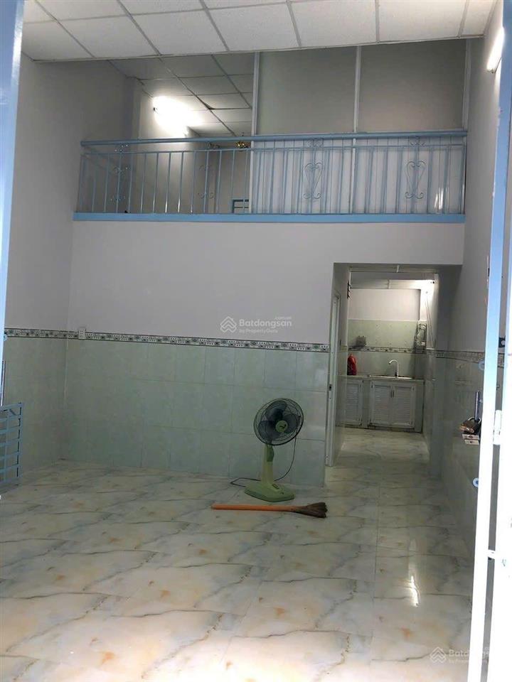Nhà mini rộng 4m gần sân bóng 2 tỷ 850 88/ đường thới an 10 quận 12