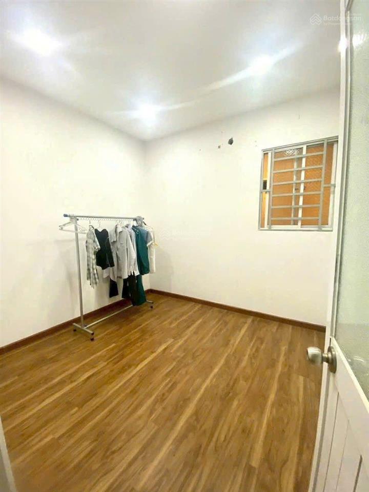 Bán nhà 48 m2 / gía 3,2 tỷ tại hiệp thành. quận 12 . 2 pn 2 wc. nhà trống xem ở được ngay.