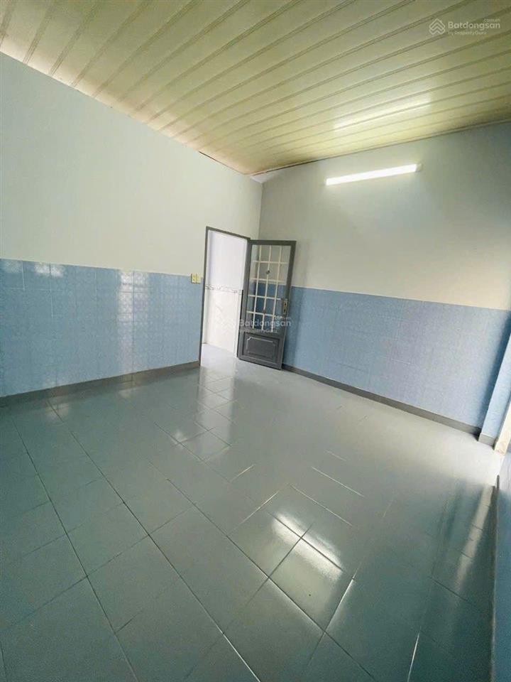 Cho thuê phòng 30m2/ 3,2 triệu ngay chợ phạm văn hai, tân bình