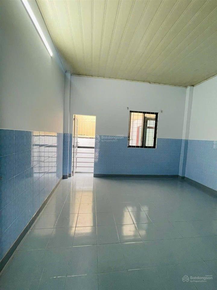 Cho thuê phòng 30m2/ 3,2 triệu ngay chợ phạm văn hai, tân bình