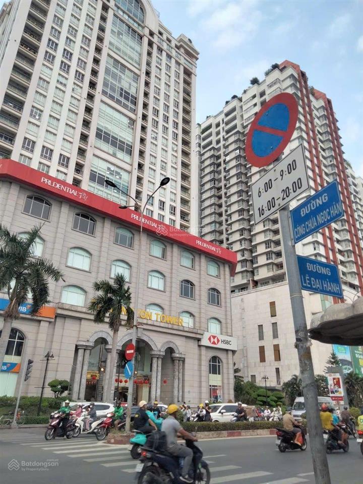 Bán nhà mới 4 phòng ngủ có bề ngang rộng 5,3 m gần lotte lê đại hành. gía 10 tỷ, còn thương lượng.