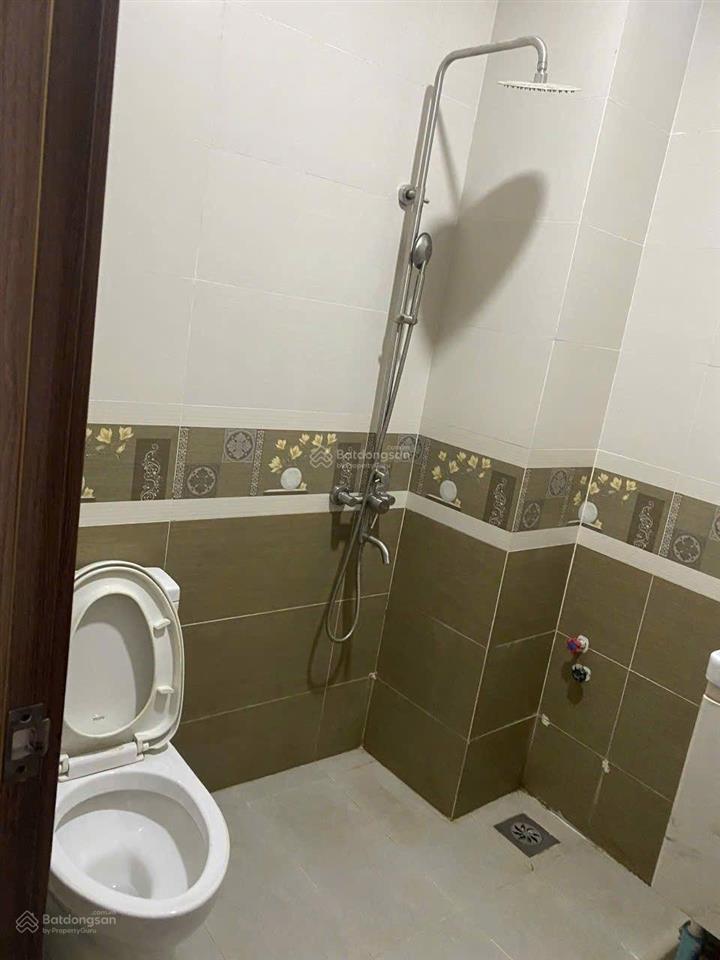 Bán nhà mới 4 phòng ngủ có bề ngang rộng 5,3 m gần lotte lê đại hành. gía 10 tỷ, còn thương lượng.