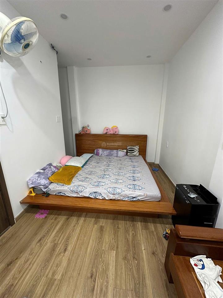 Bán nhà mới cấp 2, rộng 5,6m, nở hậu, 3 tầng/ giá chỉ 5,5 tỷ tại phường 10 tân bình