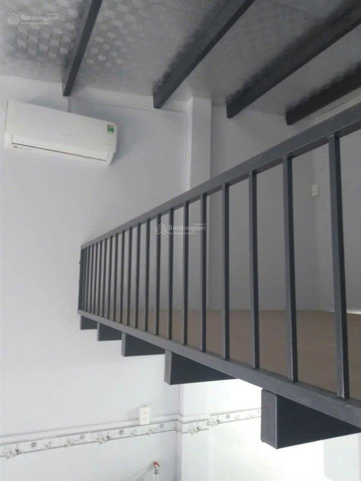 Cho thuê nhà 2 phòng ngủ, 8 triệu/tháng gần chung cư 1050, hẻm 290 nơ trang long, bình thạnh