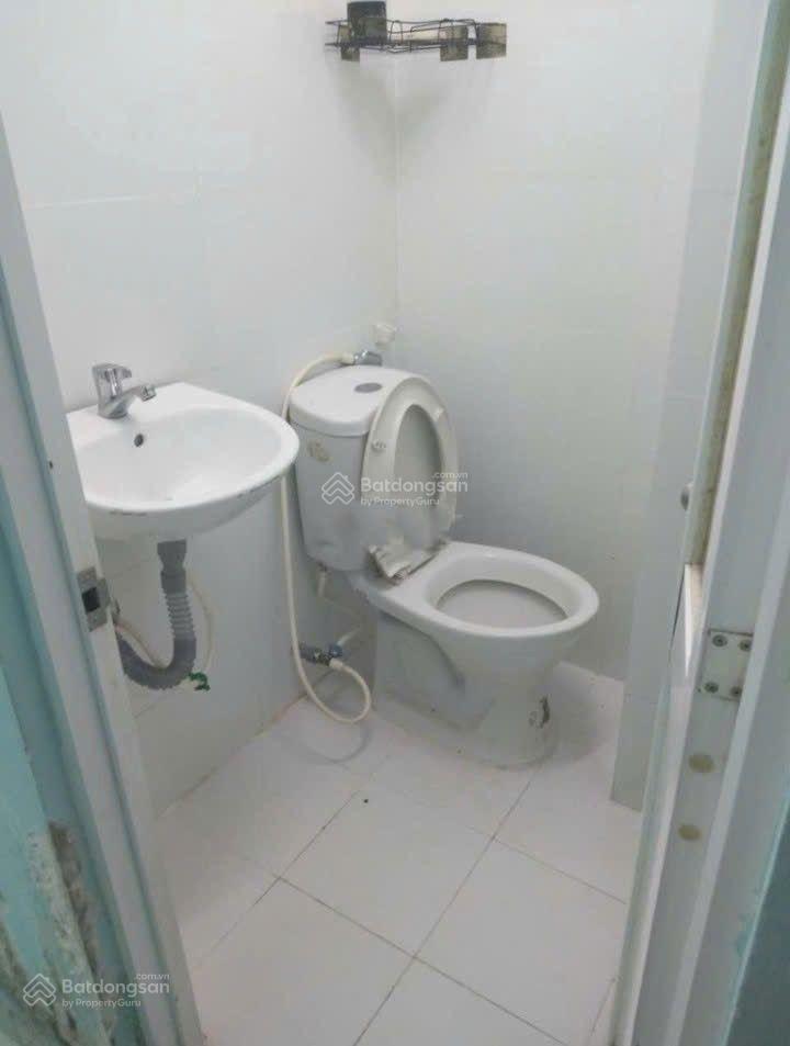 Cho thuê nhà 1 trệt 2 lầu 2 pn 2 máy lạnh, 2 wc phường 5, bình thạnh