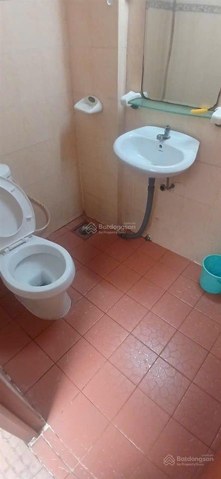 Cho thuê nhà 2 tầng, 2pn 2wc, giá 9,5 triệu gần chợ bà chiểu và ngã tư hàng xanh bình thạnh