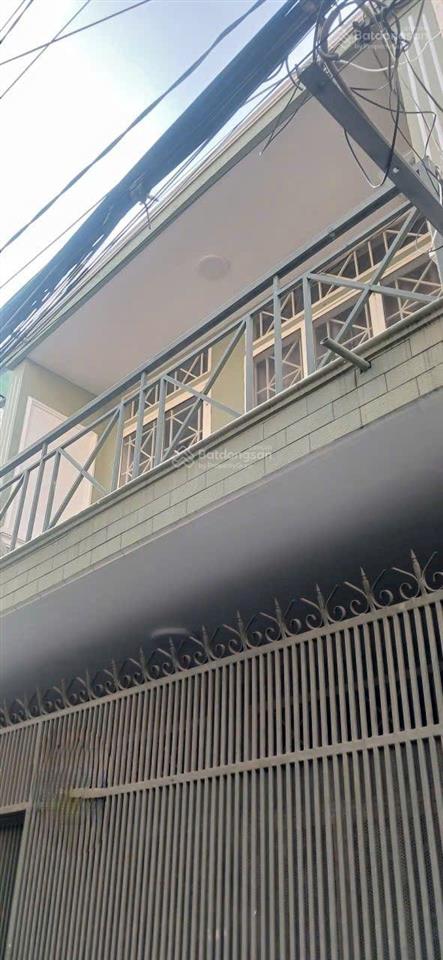 Cho thuê nhà 2 tầng, 2pn 2wc, giá 9,5 triệu gần chợ bà chiểu và ngã tư hàng xanh bình thạnh